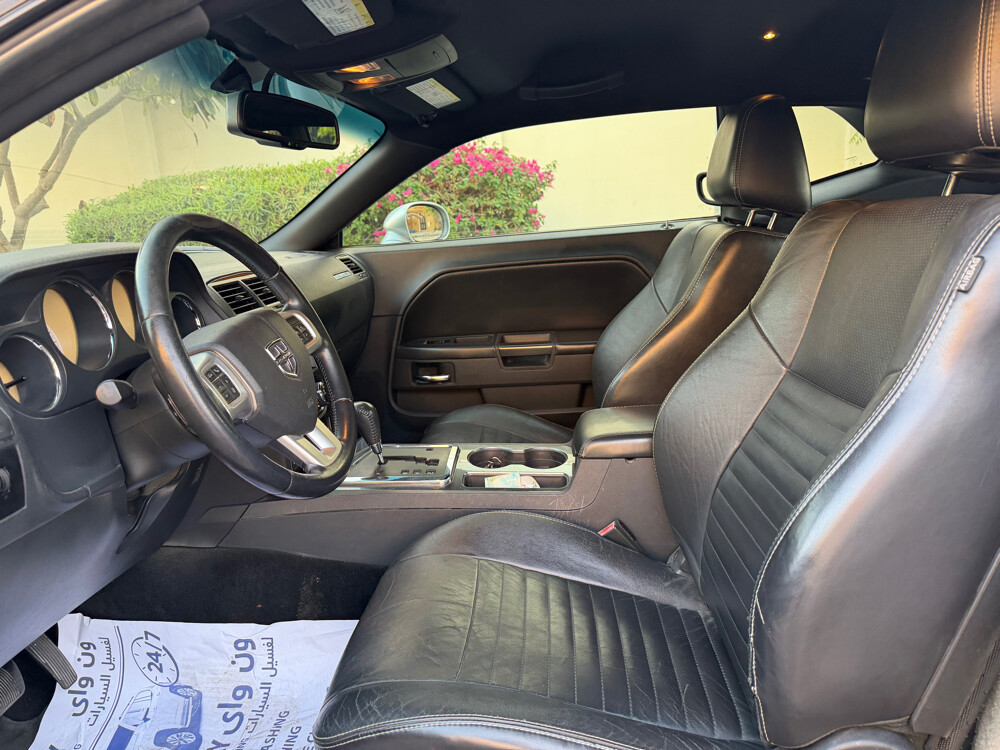 dodge challenger low mileage - 8
