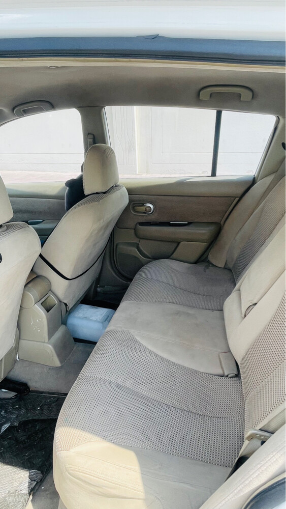 Nissan tiida 2013 family car  - 7
