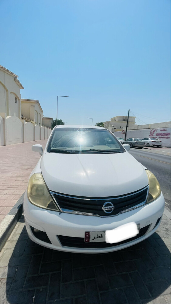 Nissan tiida 2013 family car  - 2