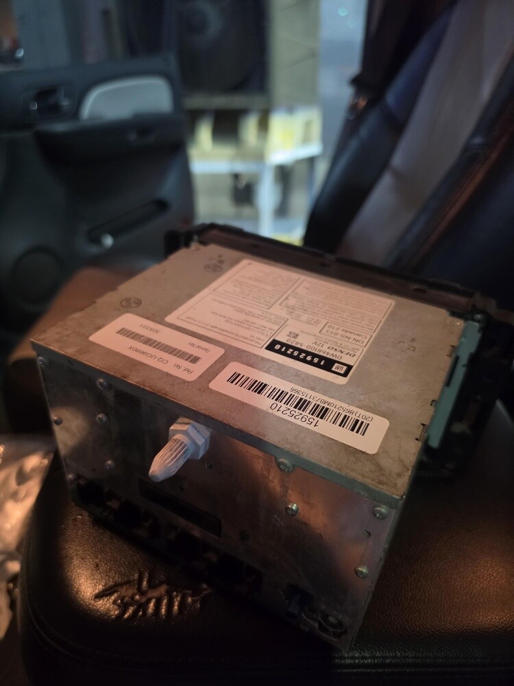 radio & screen for Tahoe - 3