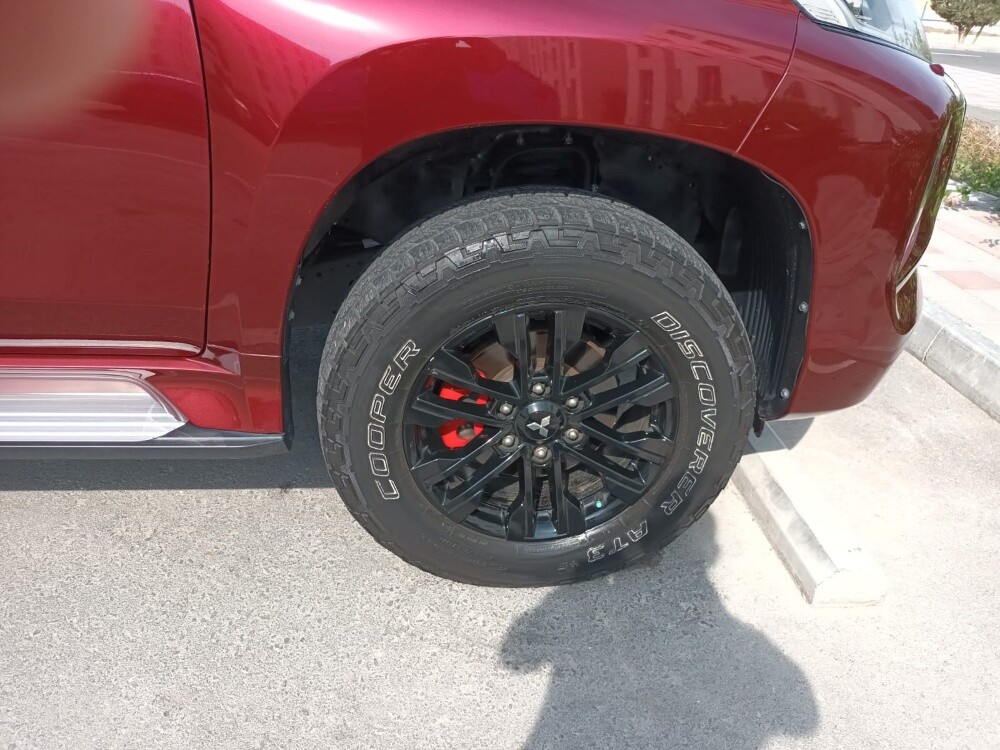 Mitsubishi Montero Sport 3.0L V6 - 7