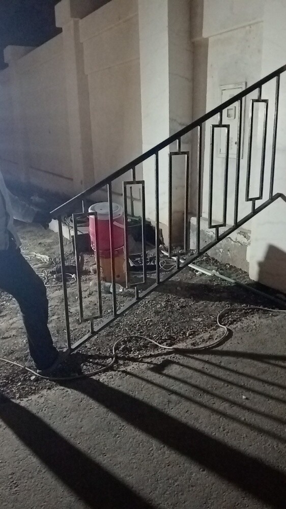 نقوم بجميع الحدادة ترتيب وتركيب ا - 3