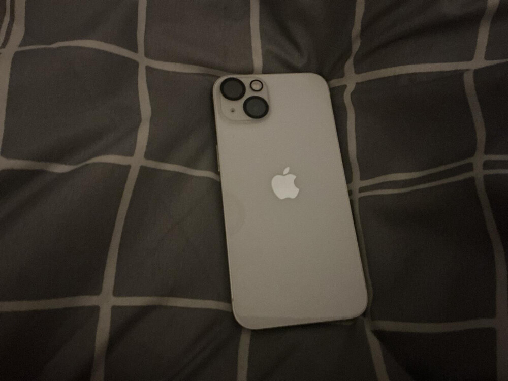 iPhone 13 - 4