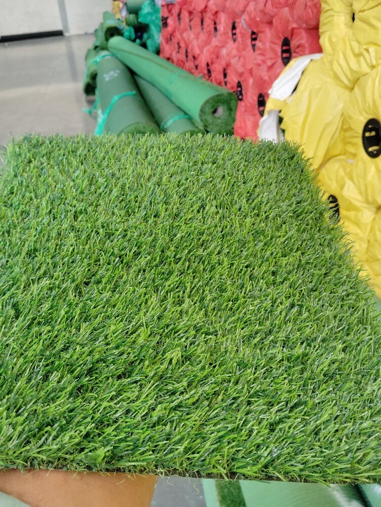 Artificial grass carpet and decor - 4