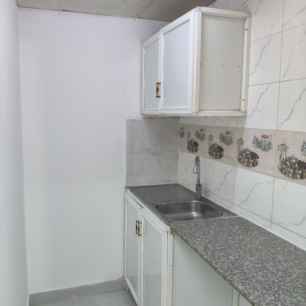 Studio near Ramada signal - 3