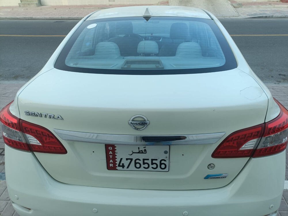 Nissan Sentra - 4