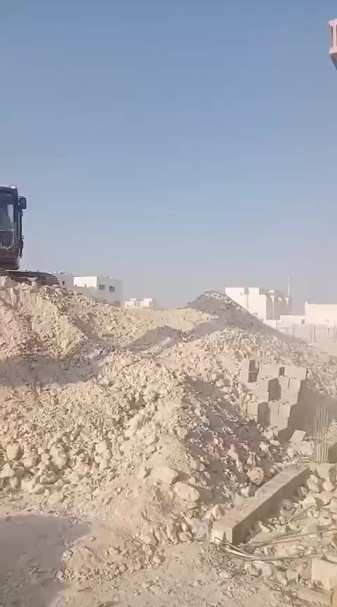 للبيع حفارة كاتربلر موديل 2005 - 5