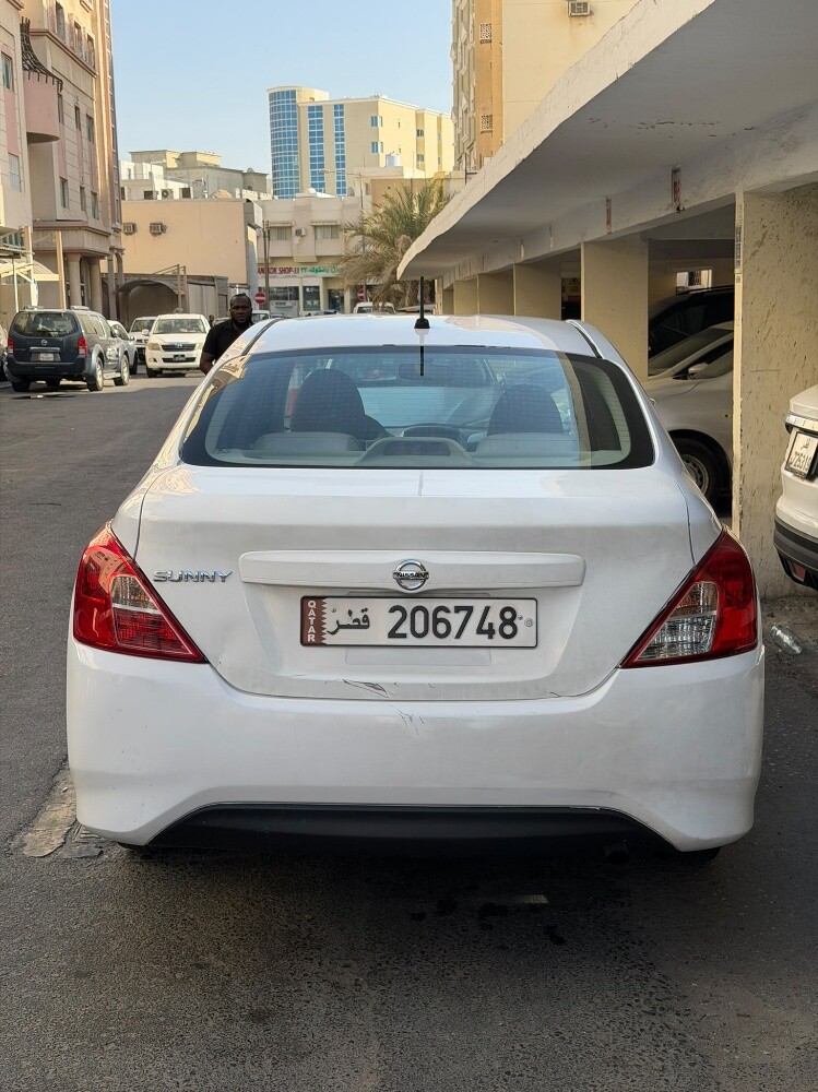Nissan sunny - 4
