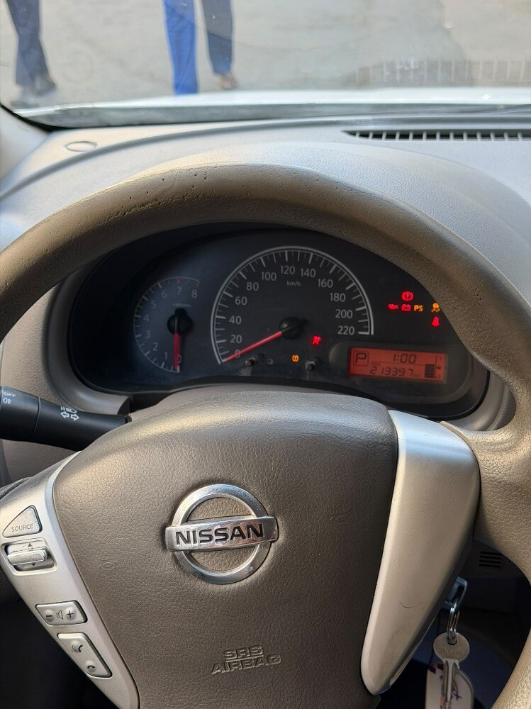 Nissan sunny - 5