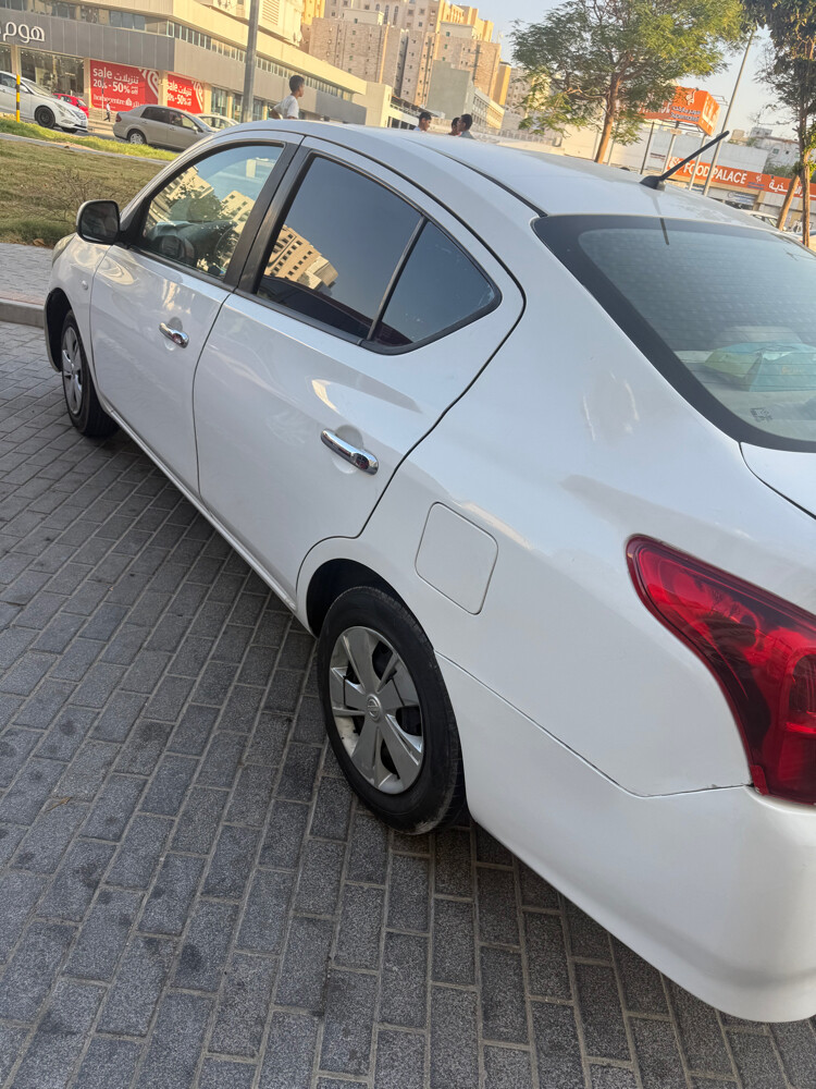 Nissan sunny - 1