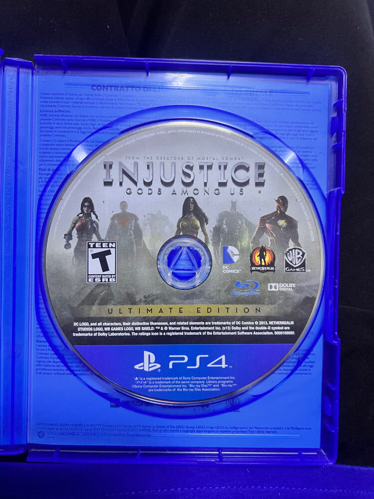 PS4 pro 1TB + 2 controller + games - 6