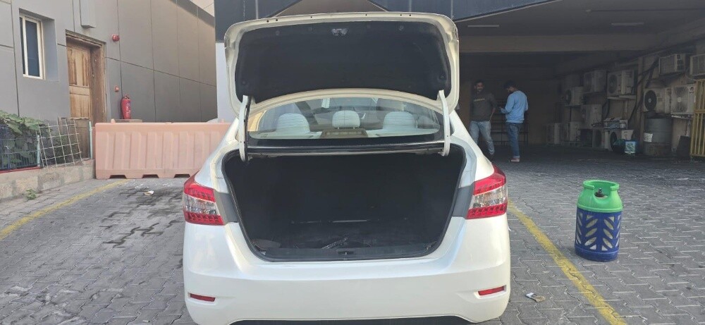 Nissan Sentra low mileage - 4