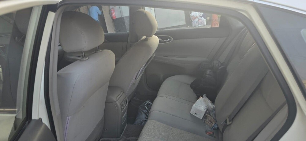 Nissan Sentra low mileage - 7