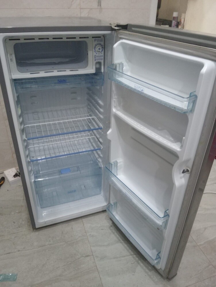 Single door fridge for sell. - 2