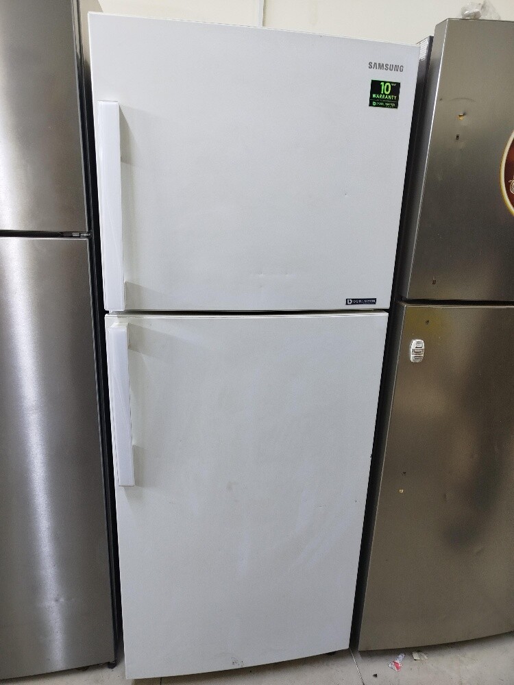 Samsung medium size fridge for sale - 1