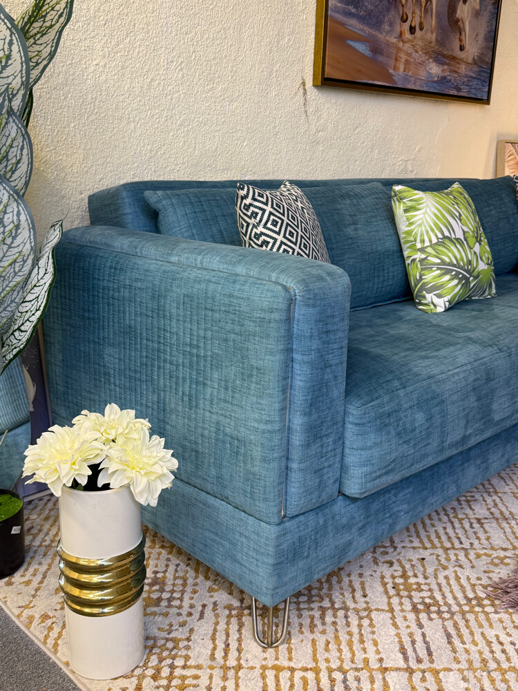 Homes r us brand sofa set - 8