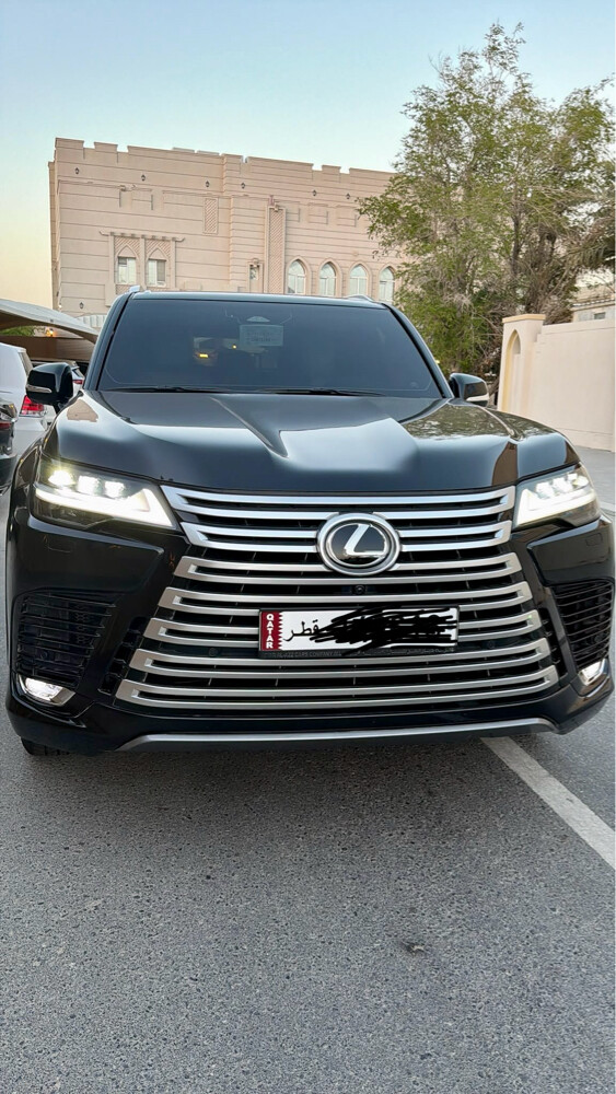 للبيع لكزس موديل 2025 فئة 3  - 1