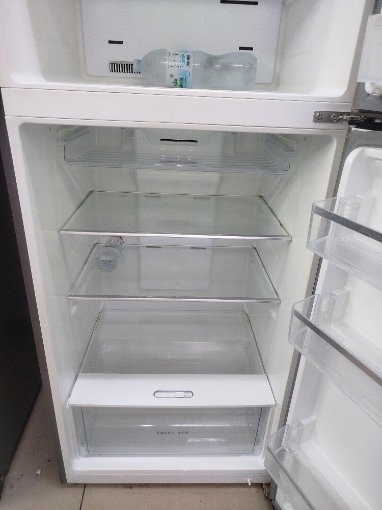 TCL clean condition refrigerator - 4