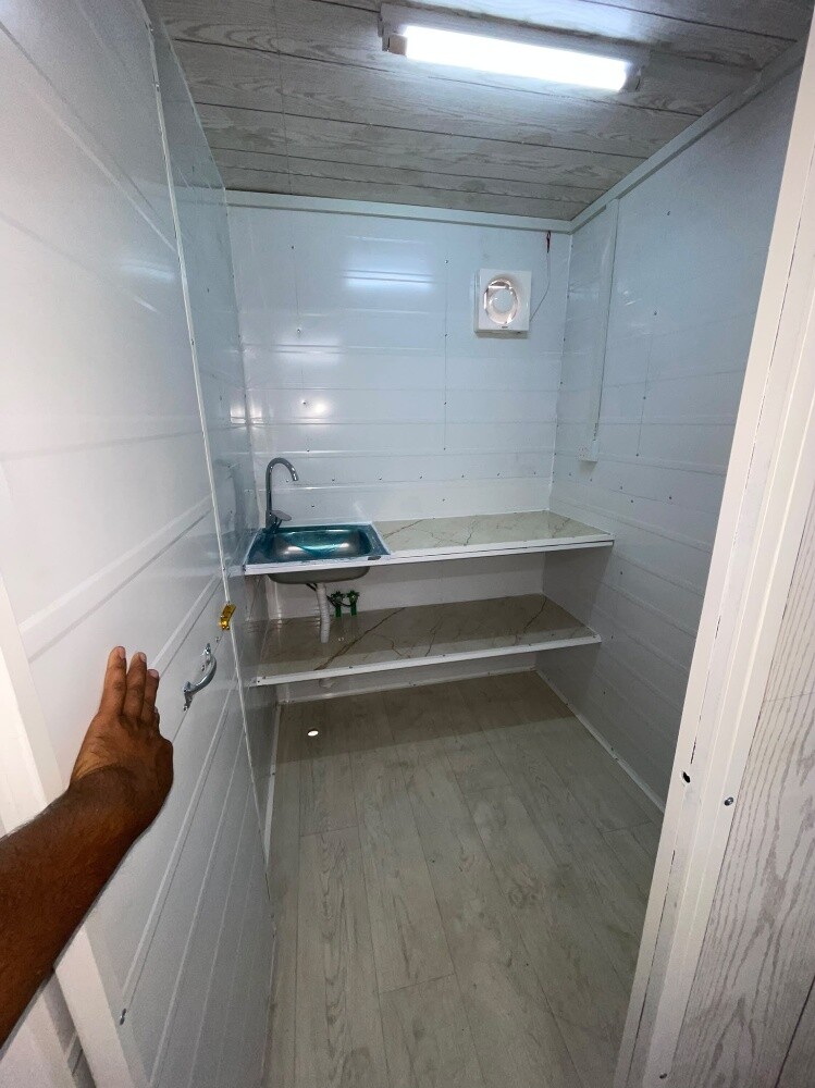 cabin, kitchen&toilet for sle - 5