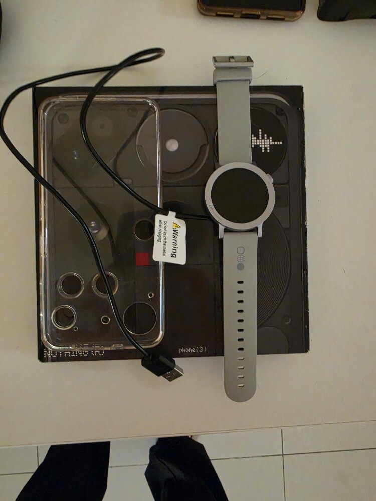 Nothing Phone 3 + Smartwatch bundle - 2