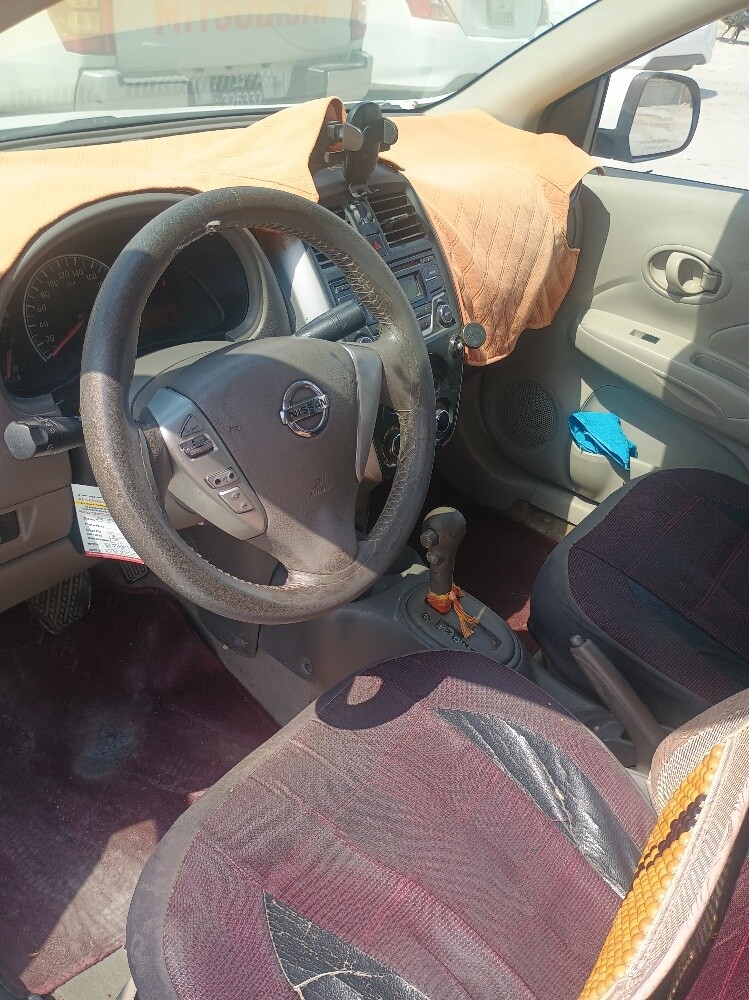 Nissan Sunny - 4