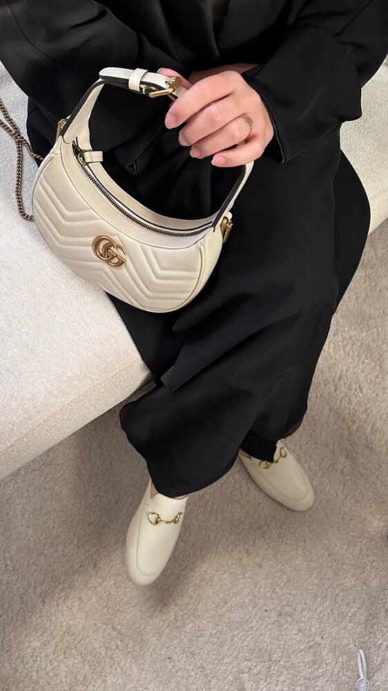 Gucci Half-Moon Sheped Mini Bag - 4