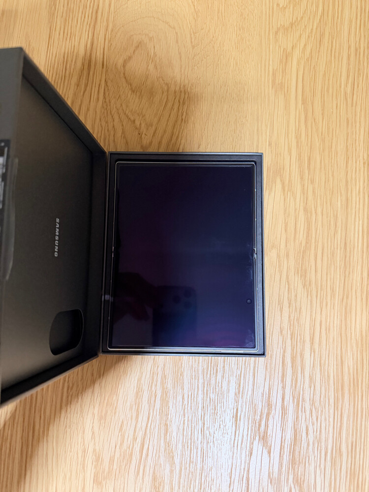  Samsung galaxy z fold 8  - 2