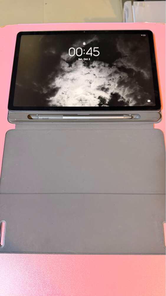 Lenovo tablet M11 with case and pen - 3