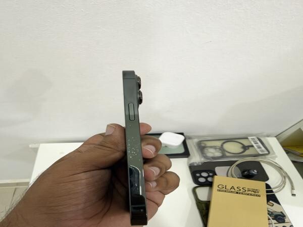 iPhone 13 Pro 256GB First Owner - 4