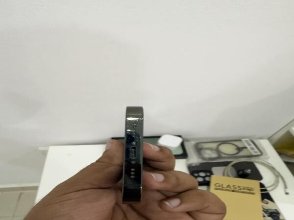 iPhone 13 Pro 256GB First Owner - 5