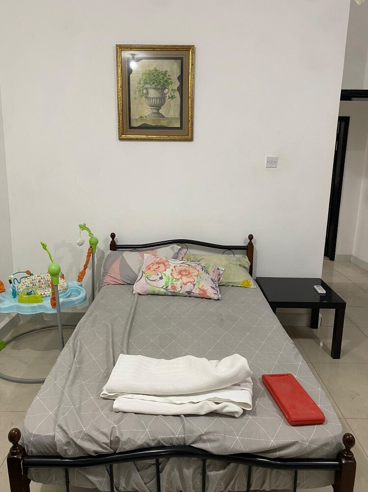 bed, mattress, hairdresser, table - 1