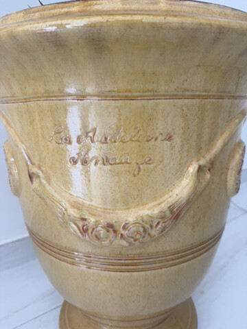 Elegant Decorative Ceramic Urn - 3