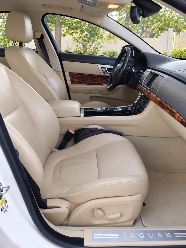 Jaguar XF 2013 for Sale - 7