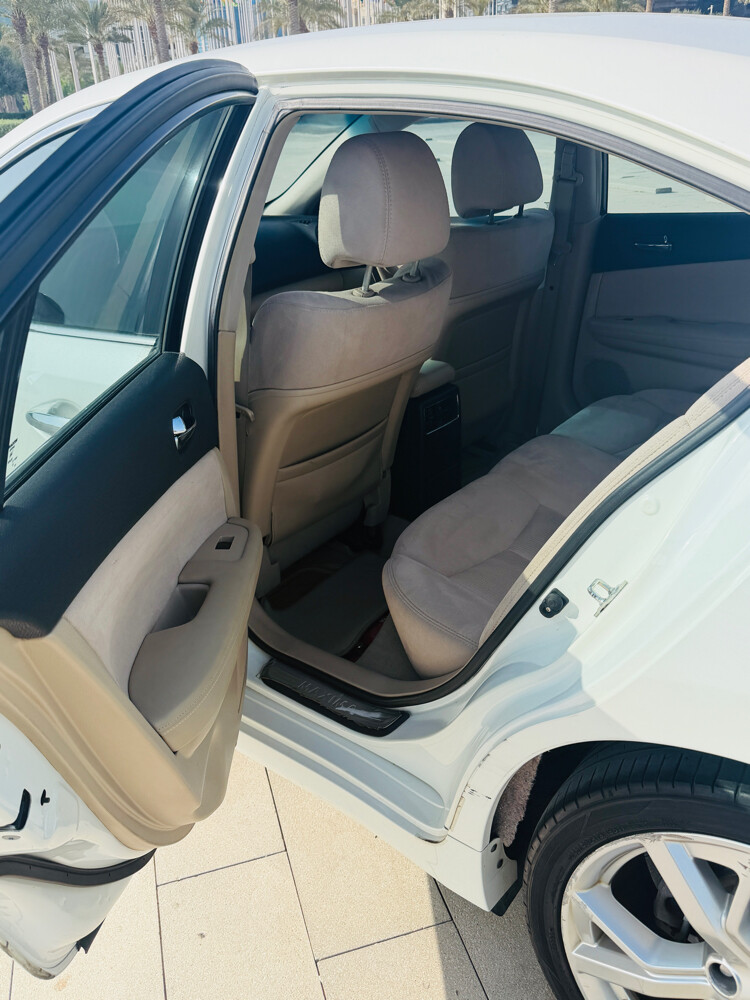 Nissan Maxima Low Mileage - 5