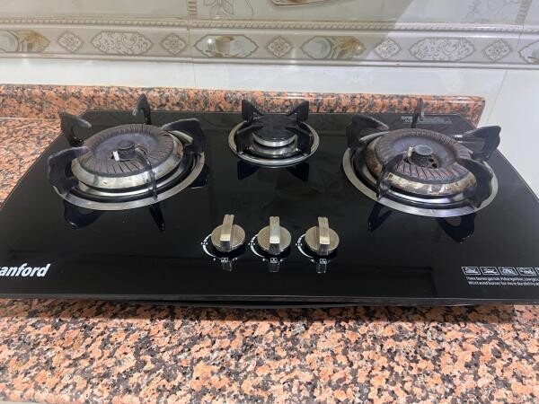 SANFORD GLASSTOP 3 BURNER STOVE - 1