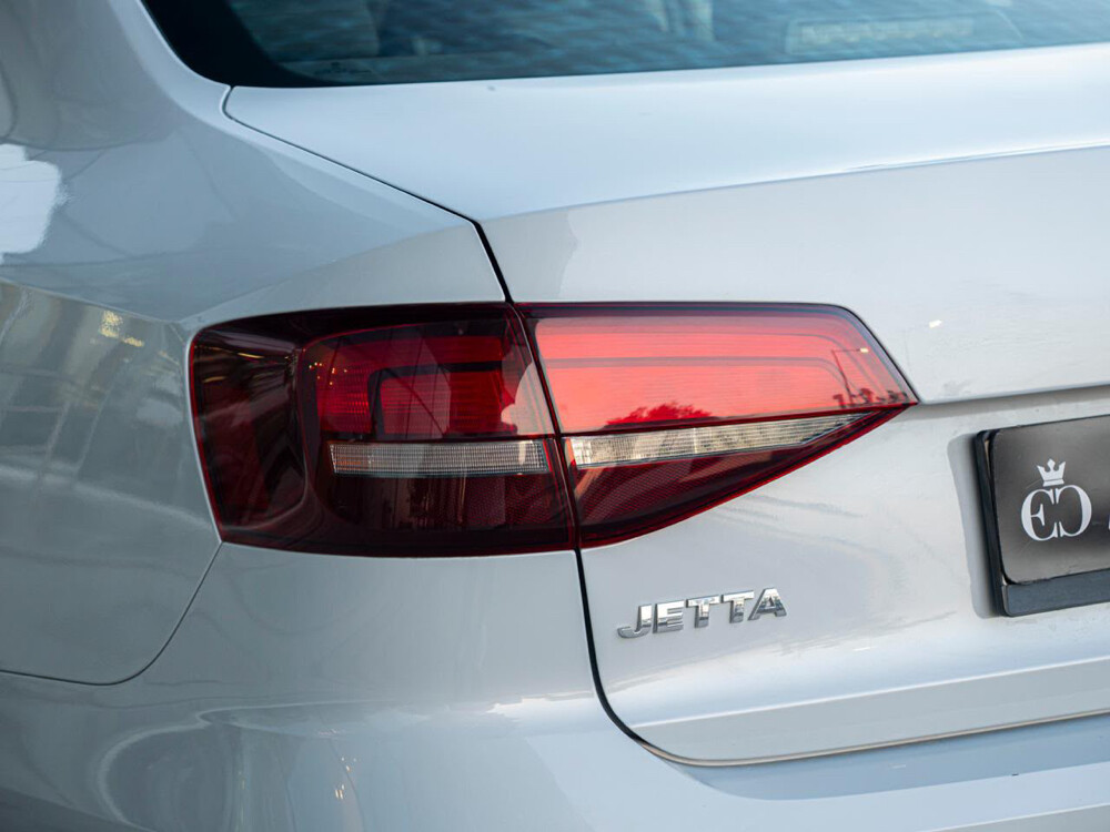 volkswagen Jetta 2018 - 16