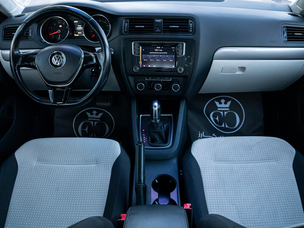 volkswagen Jetta 2018 - 14