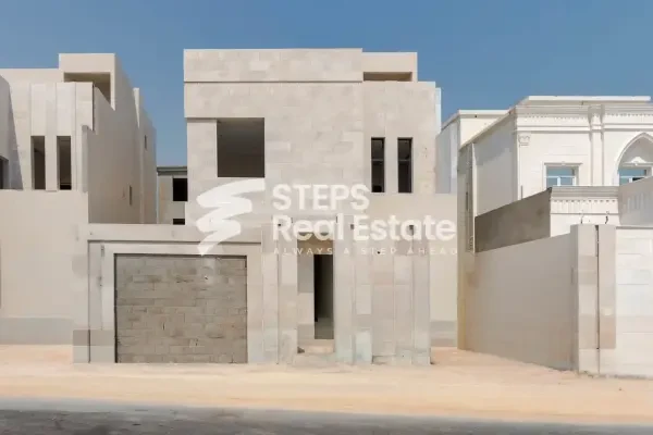 Villa in Al Wakrah With Garden - 1