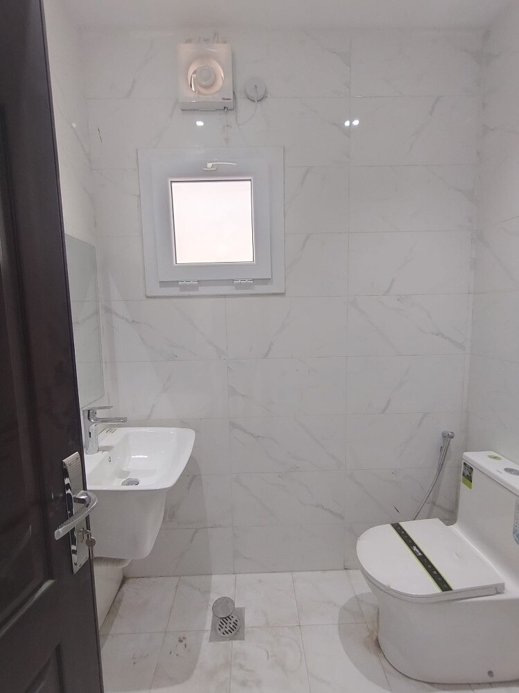 للبيع عماره سكنيه جديده بالمطار - 14
