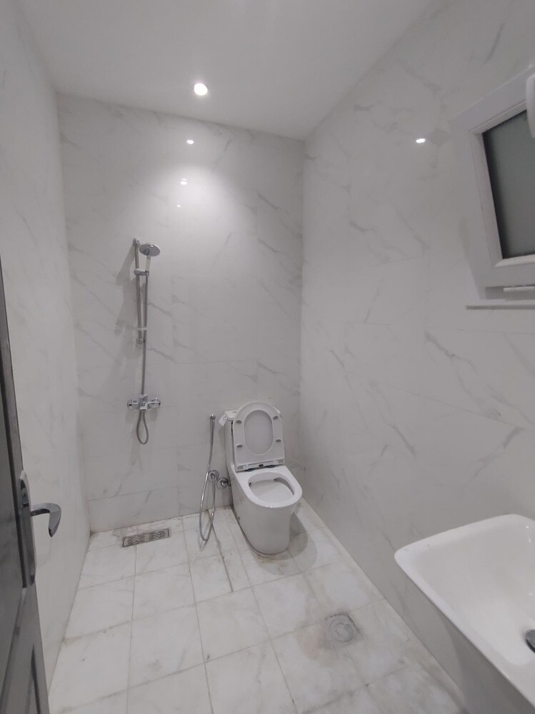 للبيع عماره سكنيه جديده بالمطار - 11