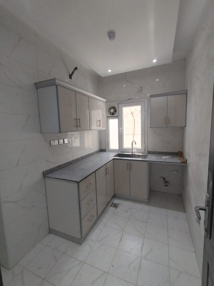 للبيع عماره سكنيه جديده بالمطار - 8
