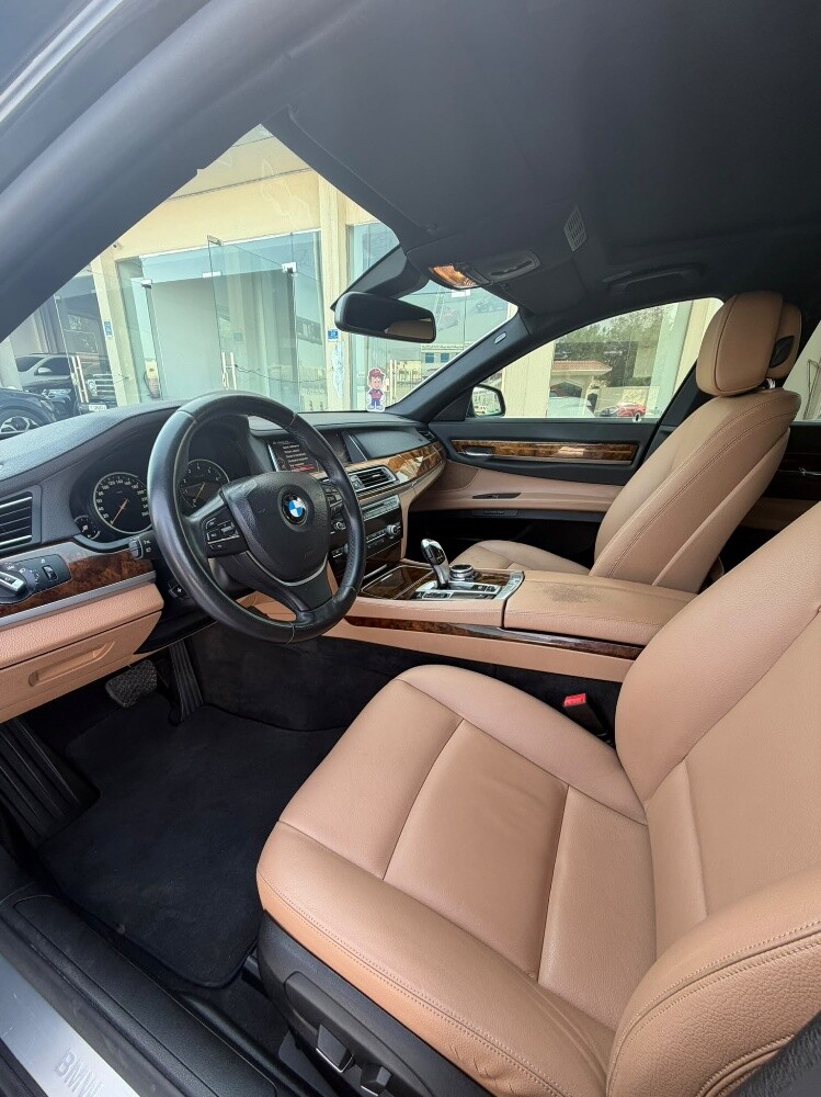 BMW 730LI - 8