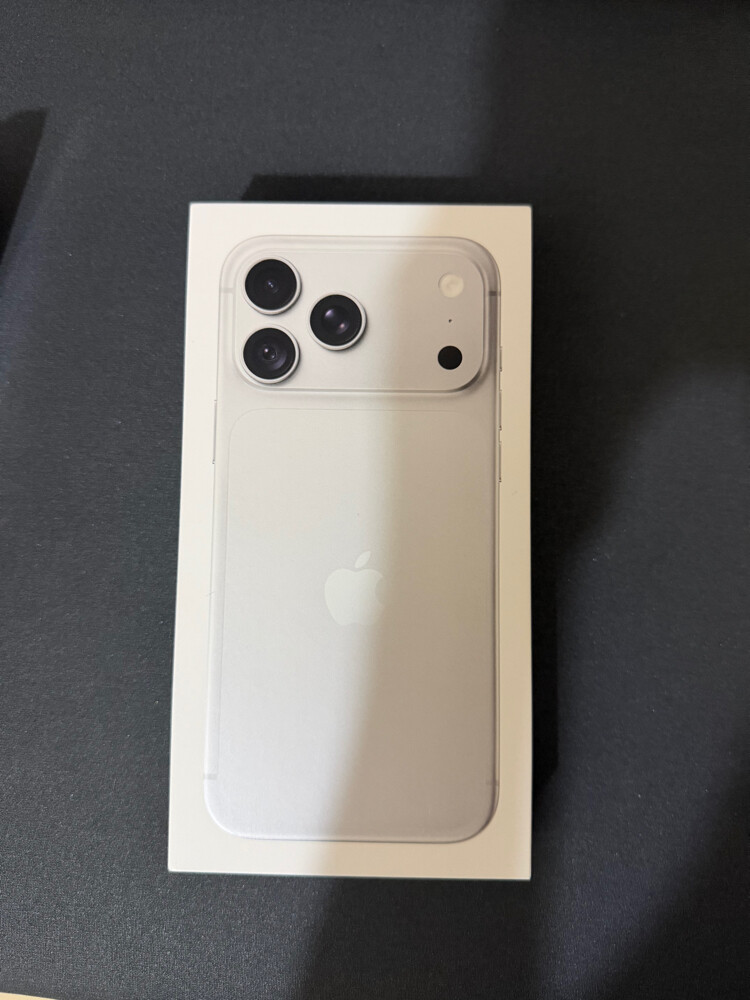 iPhone 18pro max 512 for sale  - 4