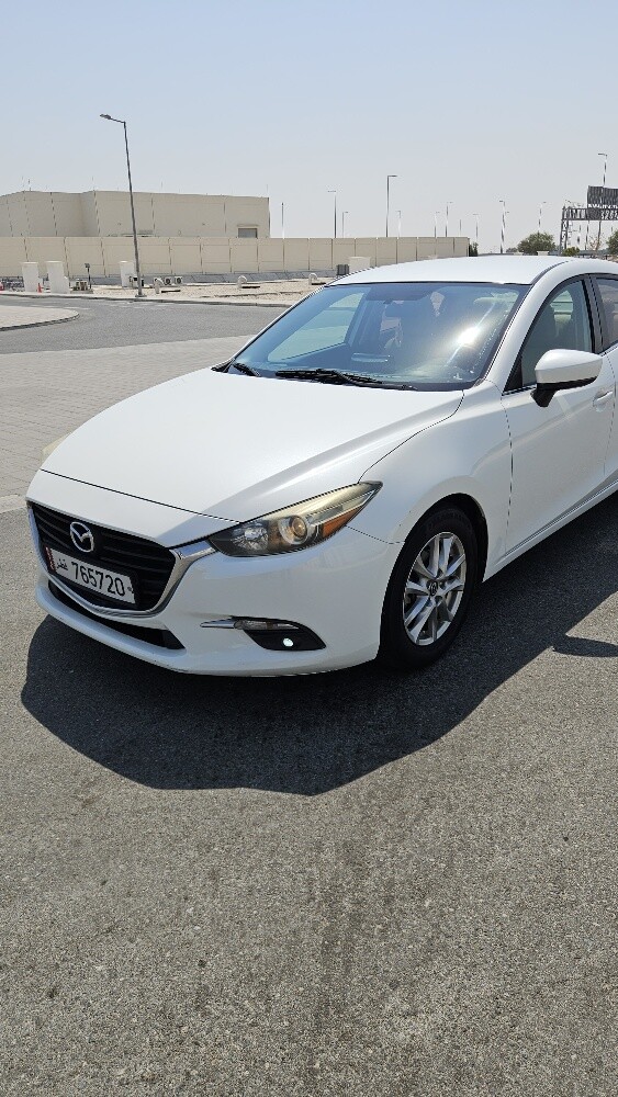 Mazda 3 2018 White - 4