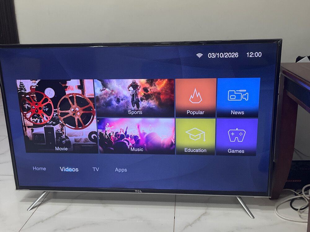 TCL 49" Smart TV 2k - 1