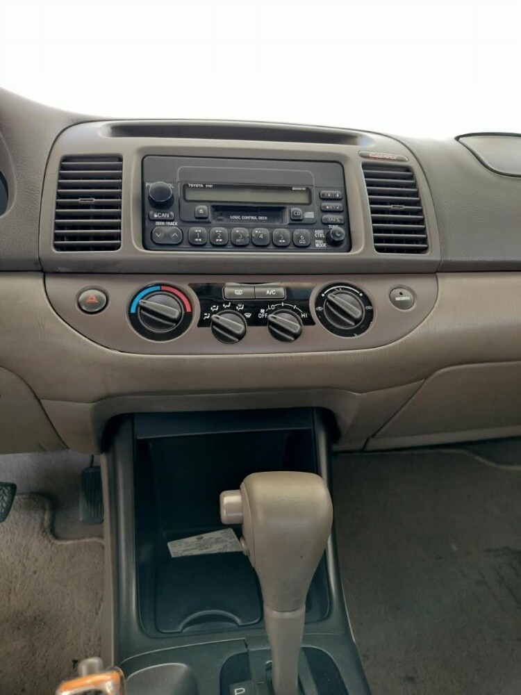 Toyota Camry 2004 - 4