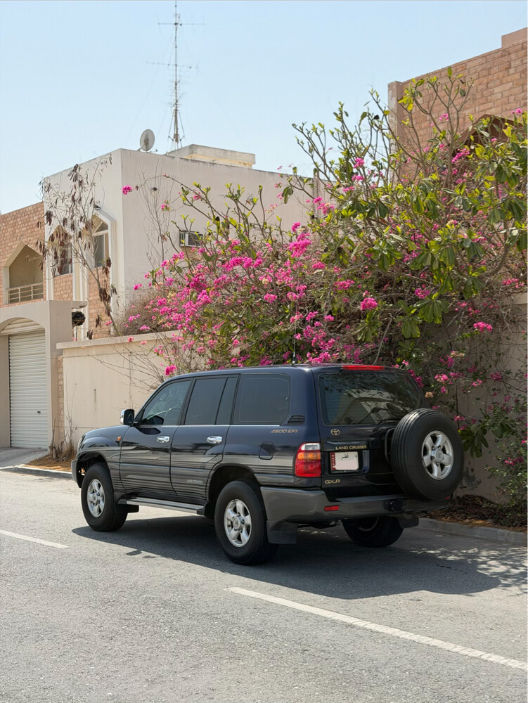 Land Cruiser GXR - 3