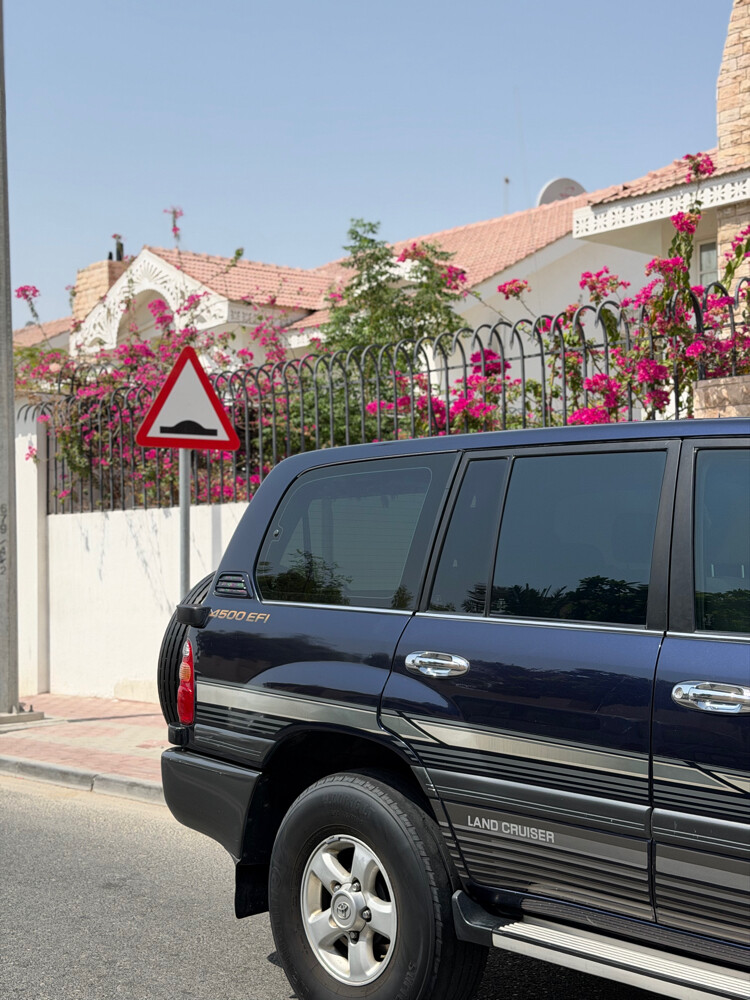 Land Cruiser GXR - 2