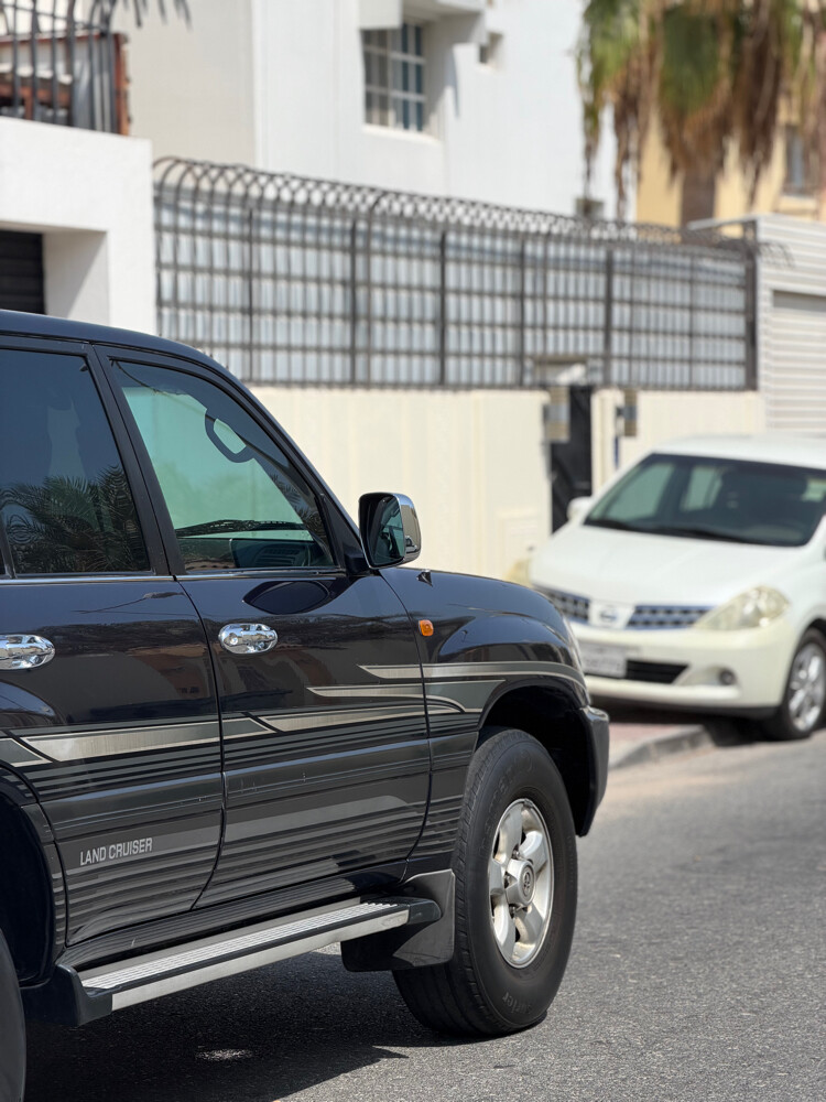 Land Cruiser GXR - 5