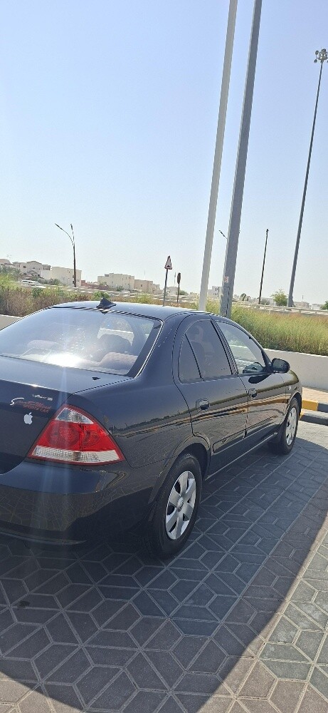 Nissan sunny - 2